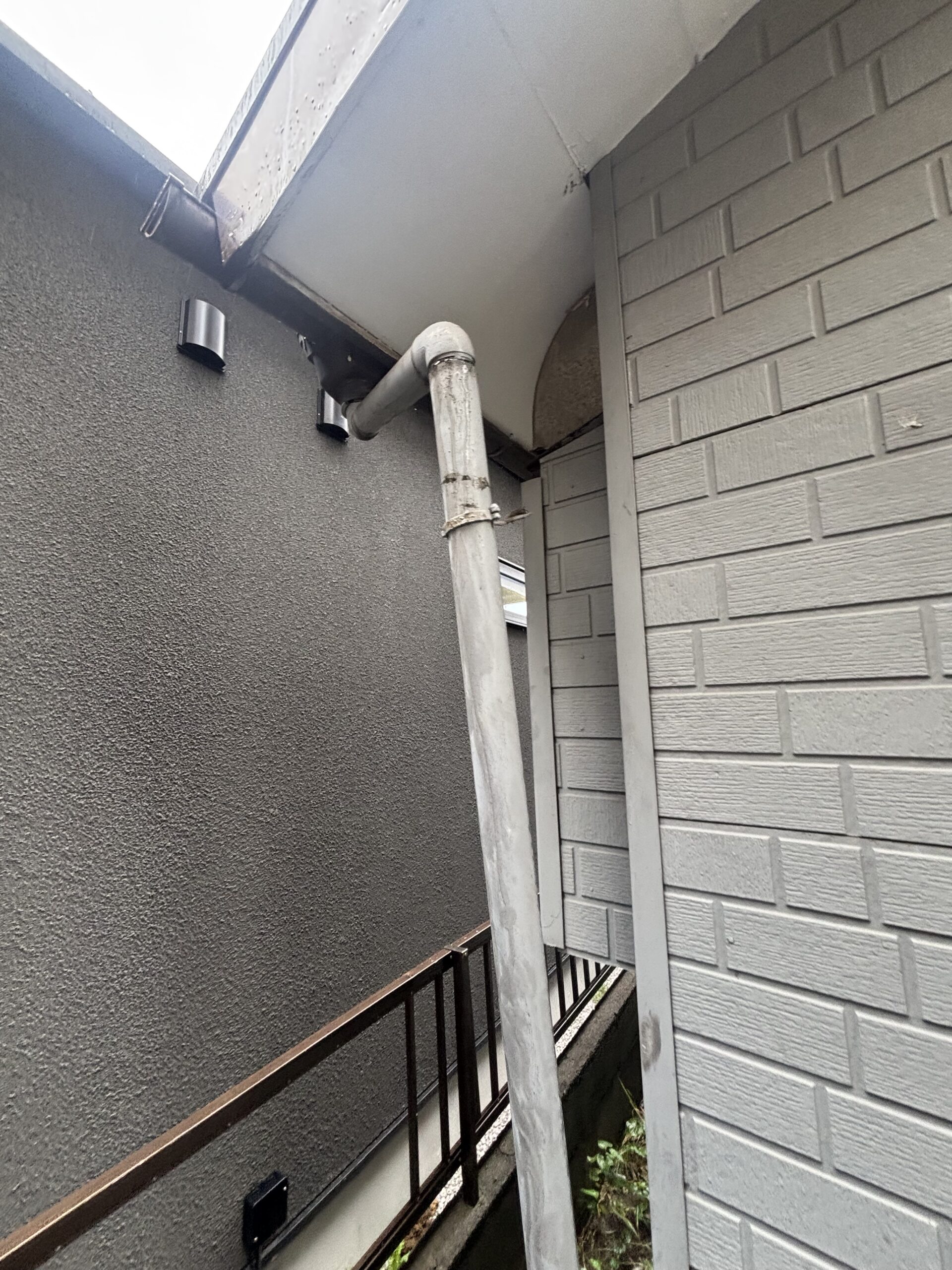 雨樋は自分で直せる？八王子市でDIYできる範囲と注意点