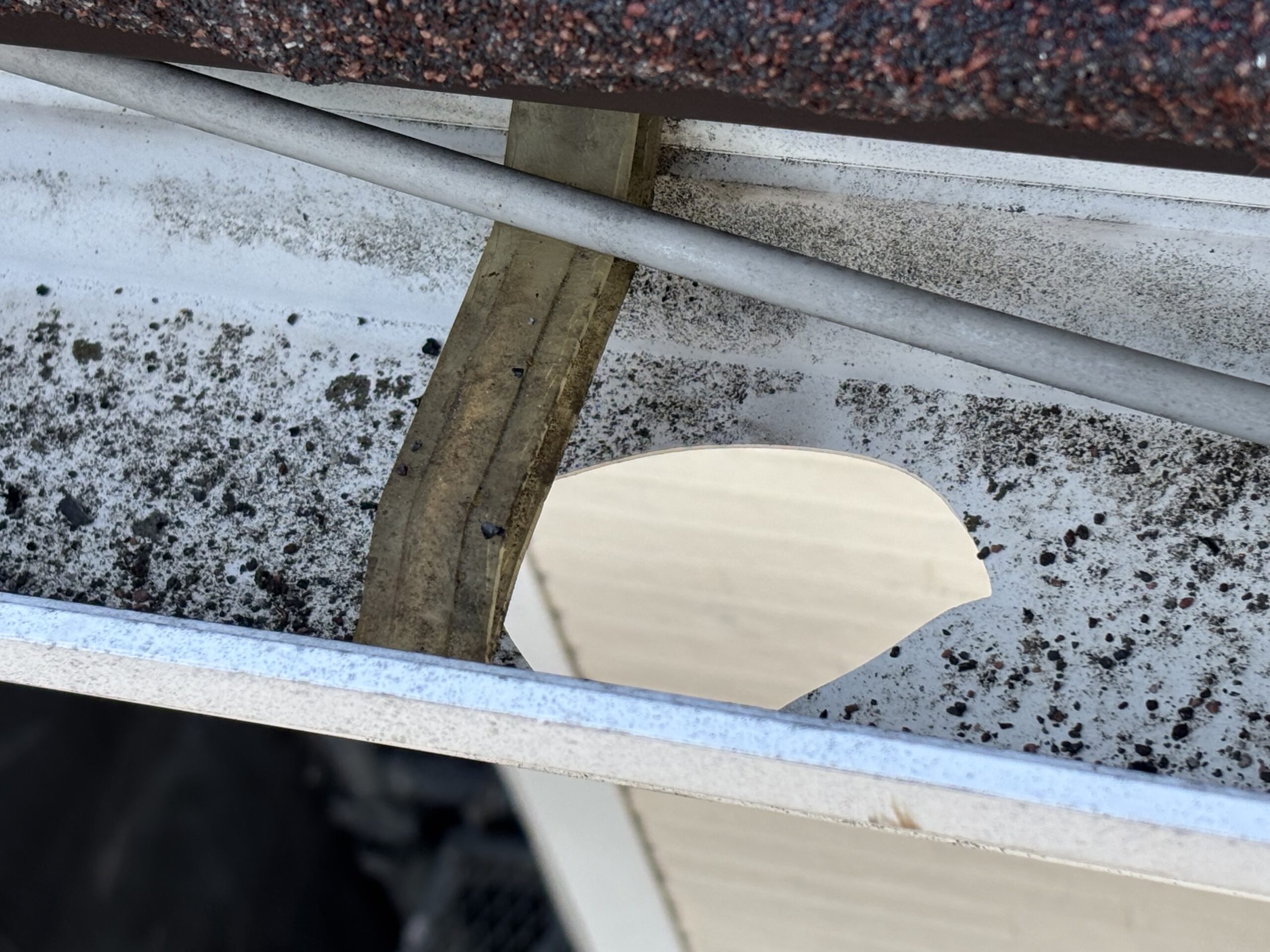 東京都八王子市　突然の雹（ひょう）で雨樋破損　補助金を使い雨樋修理　雨樋のフルヤ