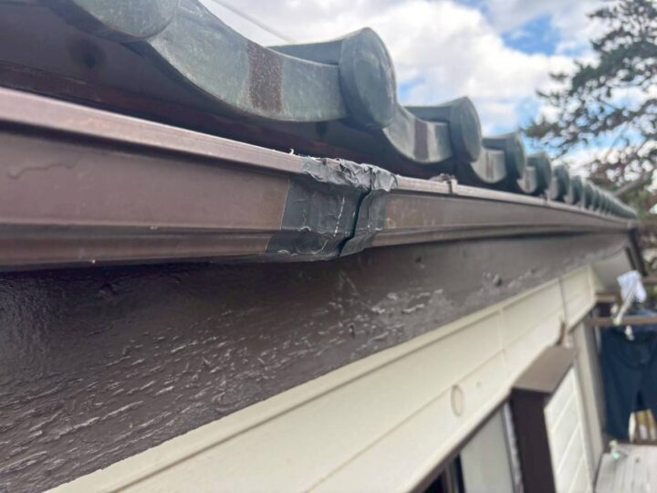 破損を修理した雨樋